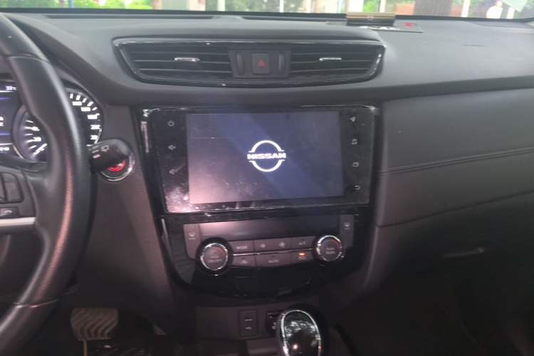 Used Nissan X-Trail 2022 2.0L Two-Wheel Drive Smart Connect Premium Edition Audio And AC Panel