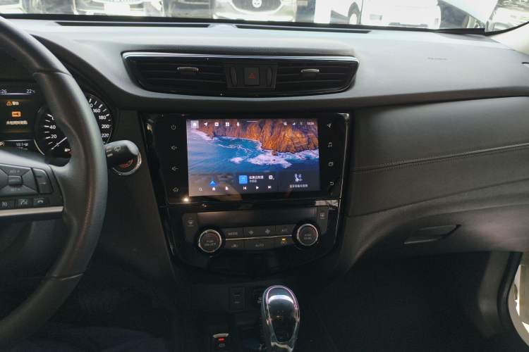 Used Nissan X-Trail 2022 2.0L Two-Wheel Drive Smart Connect Premium Edition Audio And AC Panel
