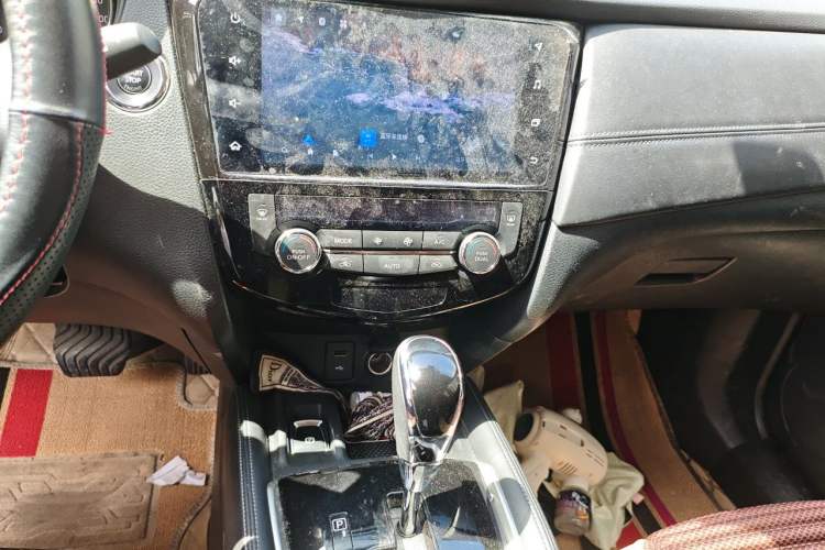 Used Nissan X-Trail 2022 2.0L Two-Wheel Drive Smart Connect Premium Edition Audio And AC Panel