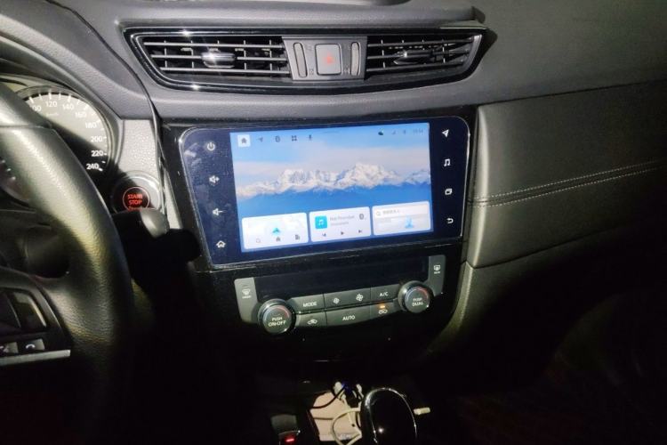 Used Nissan X-Trail 2022 Revised Version 2.0L Two-Wheel Drive Smart Connect & Comfort Edition Audio And AC Panel