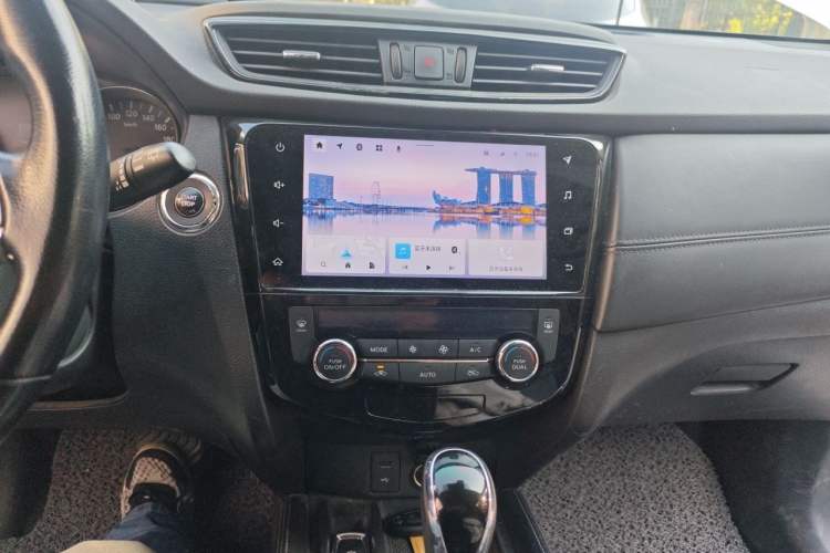 Used Nissan X-Trail 2022 2.0L Two-Wheel Drive Smart Connect & Comfort Edition Audio And AC Panel