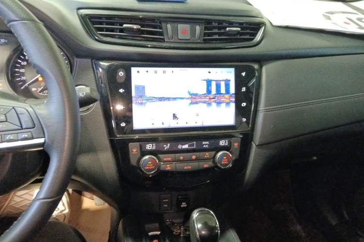 Used Nissan X-Trail 2022 2.0L Two-Wheel Drive Smart Connect Premium Edition Audio And AC Panel