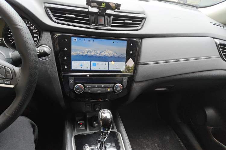 Used Nissan X-Trail 2022 Revised Version 2.0L Two-Wheel Drive Smart Connect Premium Edition Audio And AC Panel