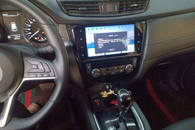 Used Nissan X-Trail 2022 Revised Version 2.0L Two-Wheel Drive Smart Connect & Comfort Edition Audio And AC Panel