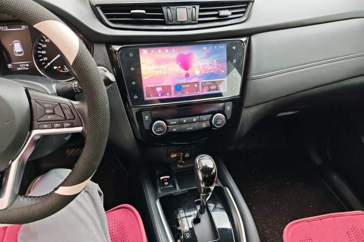 Used Nissan X-Trail 2022 Revised Version 2.0L Two-Wheel Drive Smart Connect Premium Edition Audio And AC Panel