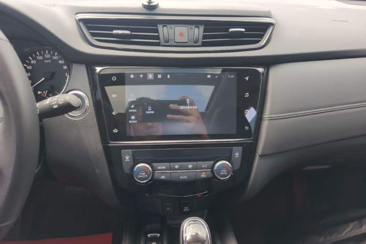 Used Nissan X-Trail 2022 2.0L Two-Wheel Drive Smart Connect Premium Edition Audio And AC Panel