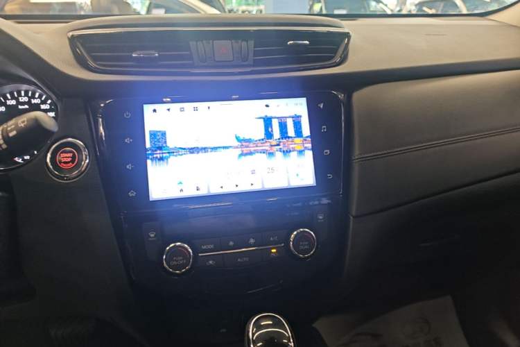 Used Nissan X-Trail 2022 Revised Version 2.0L Two-Wheel Drive Smart Connect Premium Edition Audio And AC Panel