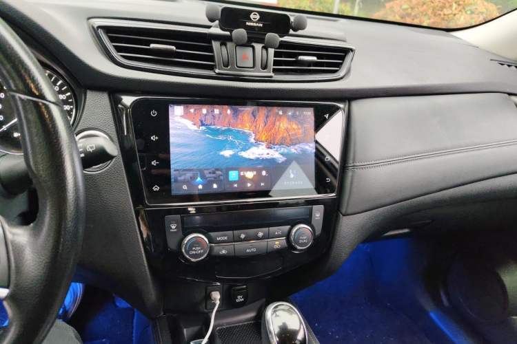 Used Nissan X-Trail 2022 Revised Version 2.0L Two-Wheel Drive Smart Connect Premium Edition Audio And AC Panel