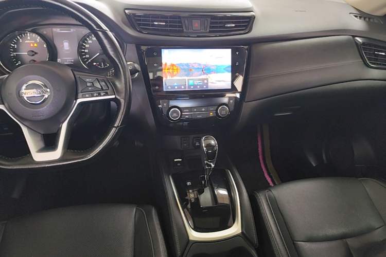 Used Nissan X-Trail 2022 2.0L Two-Wheel Drive Smart Connect Premium Edition Audio And AC Panel