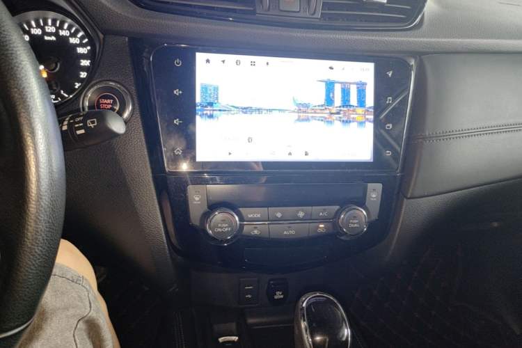 Used Nissan X-Trail 2022 2.0L Two-Wheel Drive Smart Connect & Comfort Edition Audio And AC Panel