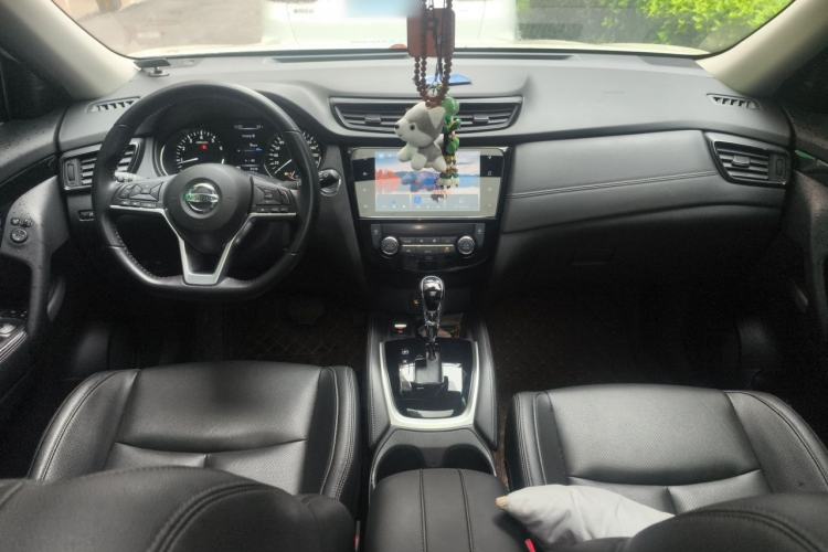 Used Nissan X-Trail 2022 2.0L Two-Wheel Drive Smart Connect & Comfort Edition Center Console