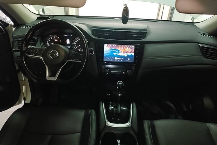 Used Nissan X-Trail 2022 2.0L Two-Wheel Drive Smart Connect Premium Edition Center Console