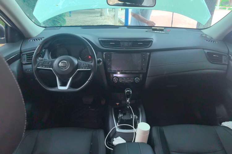 Used Nissan X-Trail 2022 2.0L Two-Wheel Drive Smart Connect Premium Edition Center Console