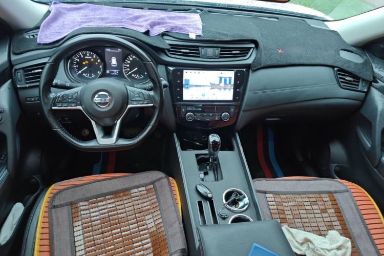 Used Nissan X-Trail 2022 2.0L Two-Wheel Drive Smart Connect & Comfort Edition Center Console