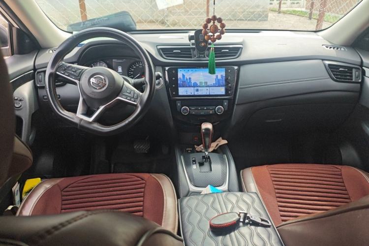Used Nissan X-Trail 2022 2.0L Two-Wheel Drive Smart Connect & Comfort Edition Center Console