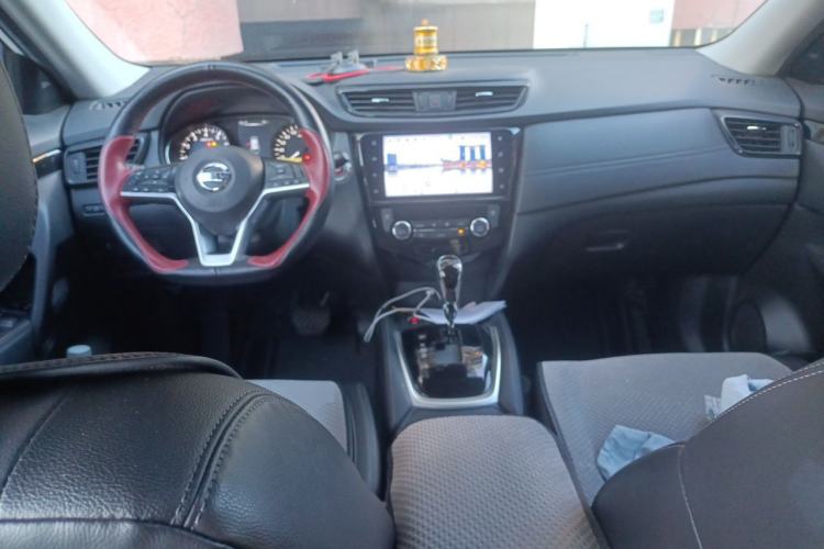 Used Nissan X-Trail 2022 2.0L Two-Wheel Drive Smart Connect & Comfort Edition Center Console