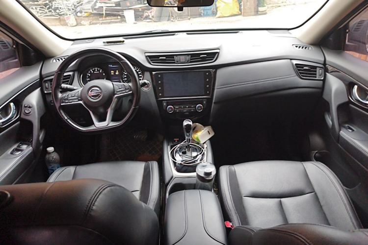 Used Nissan X-Trail 2022 2.0L Two-Wheel Drive Smart Connect & Comfort Edition Center Console