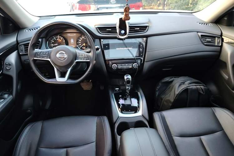 Used Nissan X-Trail 2022 2.0L Two-Wheel Drive Smart Connect & Comfort Edition Center Console