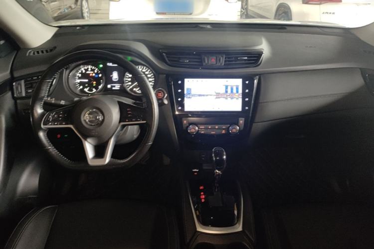 Used Nissan X-Trail 2022 2.0L Two-Wheel Drive Smart Connect & Comfort Edition Center Console