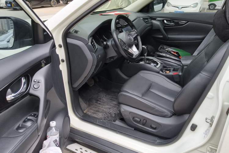 Used Nissan X-Trail 2022 Revised Version 2.0L Two-Wheel Drive Smart Connect Premium Edition Driver Seat