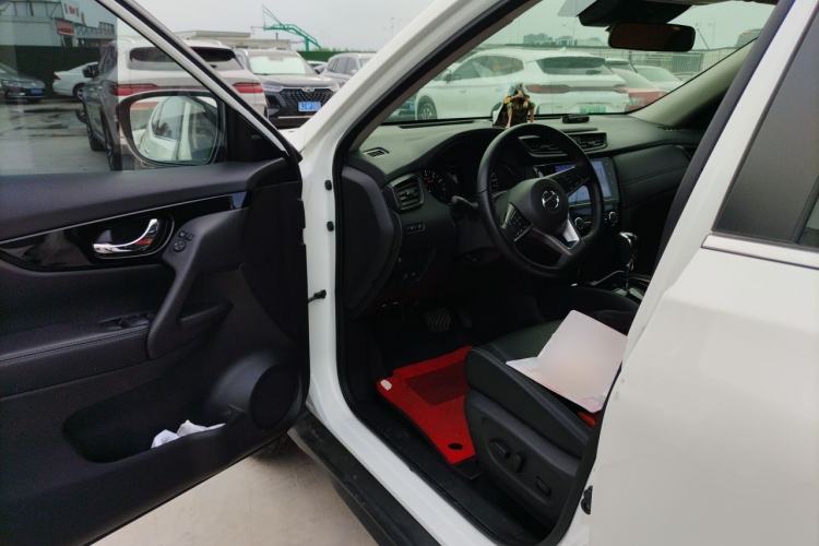 Used Nissan X-Trail 2022 2.0L Two-Wheel Drive Smart Connect Premium Edition Driver Seat