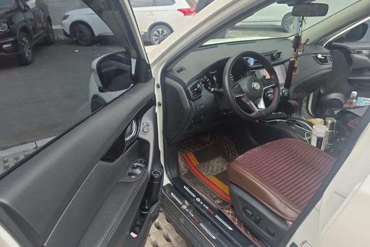 Used Nissan X-Trail 2022 2.0L Two-Wheel Drive Smart Connect Premium Edition Driver Seat