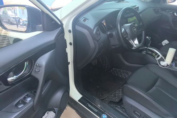 Used Nissan X-Trail 2022 2.0L Two-Wheel Drive Smart Connect Premium Edition Driver Seat