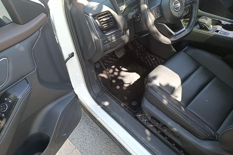 Used Nissan X-Trail 2022 VC-Turbo 300 CVT 2WD Star & Moon Limited Edition Driver Seat