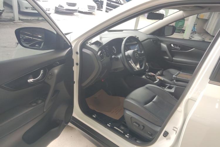 Used Nissan X-Trail 2022 Revised Version 2.0L Two-Wheel Drive Smart Connect & Comfort Edition Driver Seat