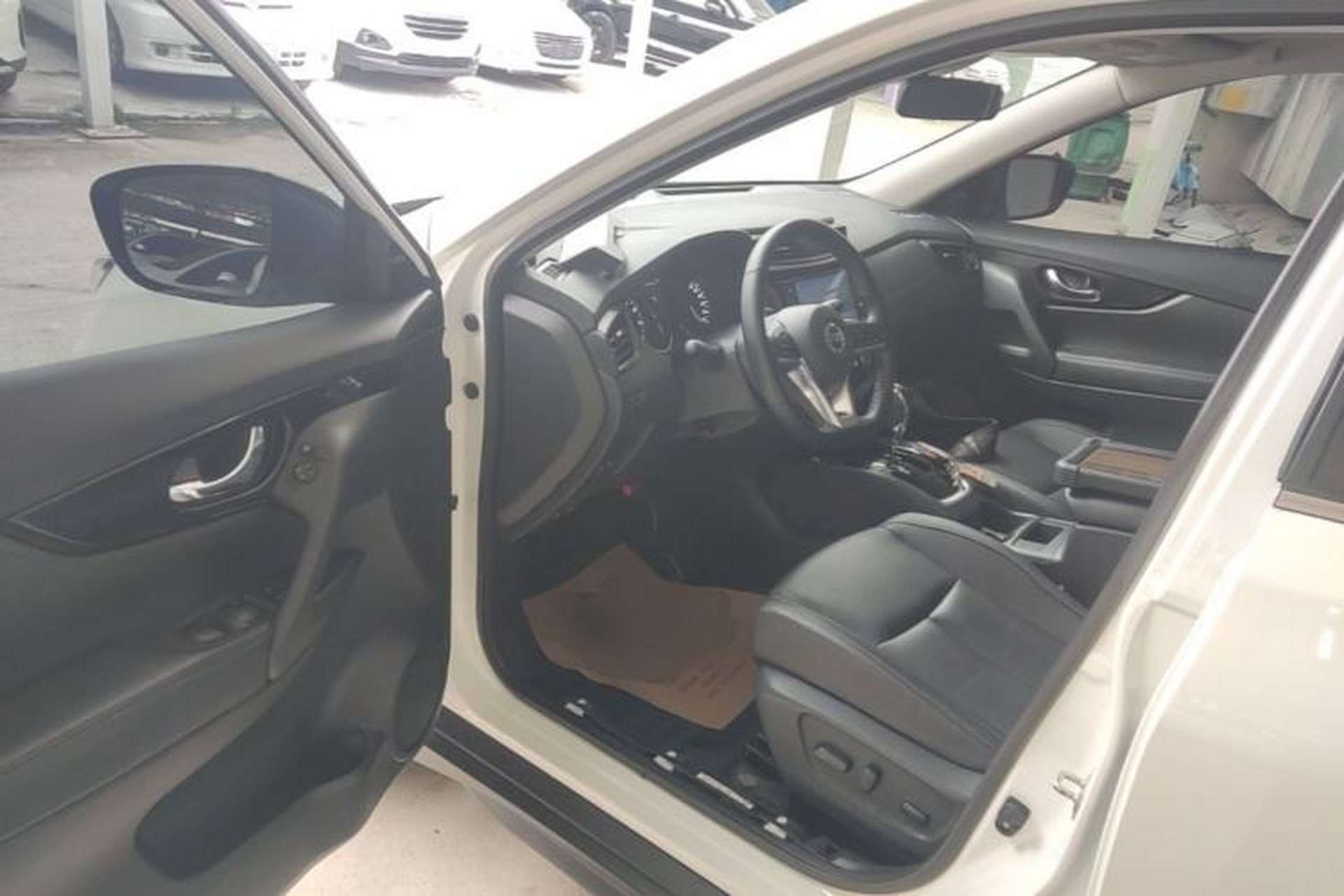 Used Nissan X-Trail 2022 Revised Version 2.0L Two-Wheel Drive Smart Connect & Comfort Edition Driver Seat