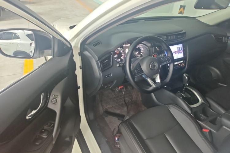 Used Nissan X-Trail 2022 Revised Version 2.0L Two-Wheel Drive Smart Connect Premium Edition Driver Seat