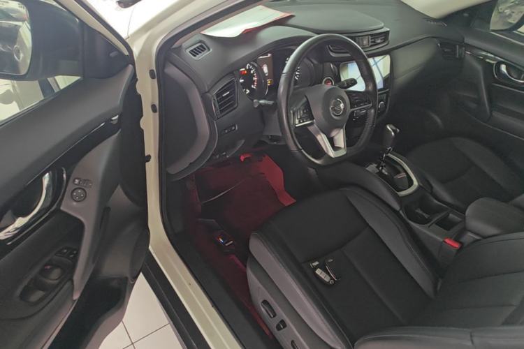 Used Nissan X-Trail 2022 2.0L Two-Wheel Drive Smart Connect & Comfort Edition Driver Seat
