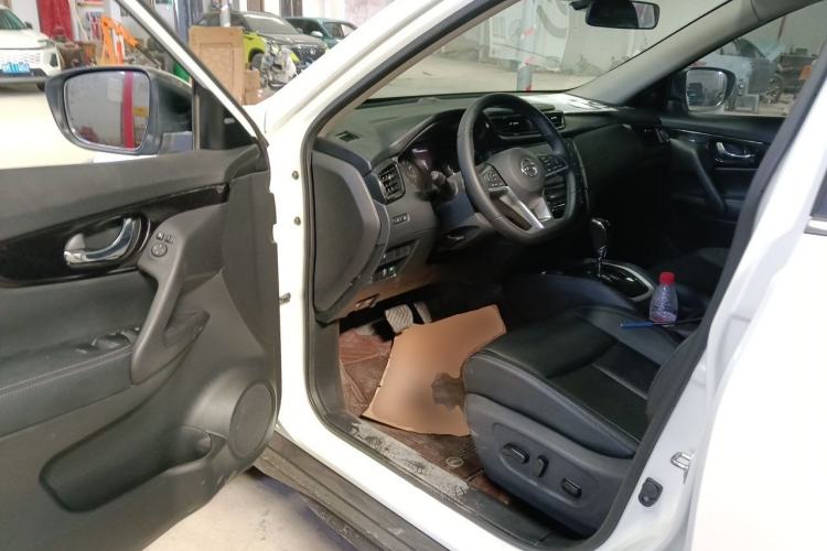 Used Nissan X-Trail 2022 2.0L Two-Wheel Drive Smart Connect Premium Edition Driver Seat