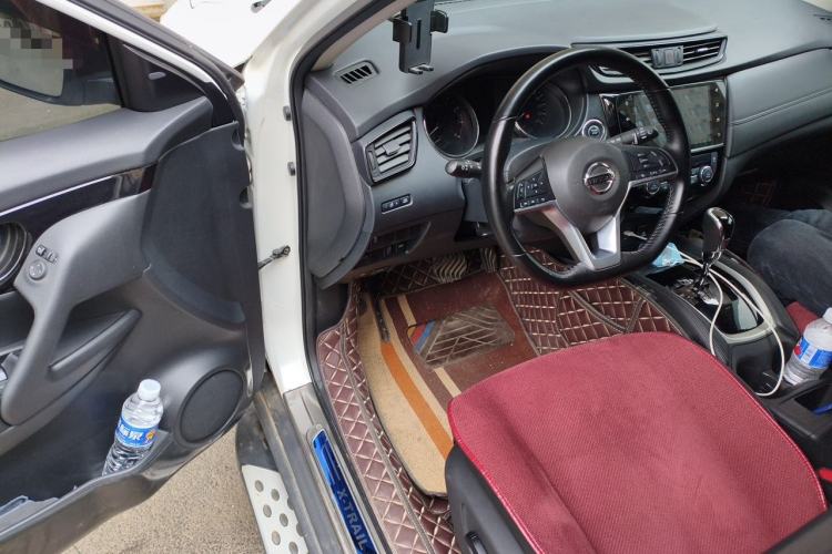 Used Nissan X-Trail 2022 2.0L Two-Wheel Drive Smart Connect & Comfort Edition Driver Seat