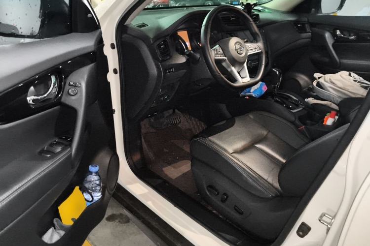 Used Nissan X-Trail 2022 2.0L Two-Wheel Drive Smart Connect & Comfort Edition Driver Seat
