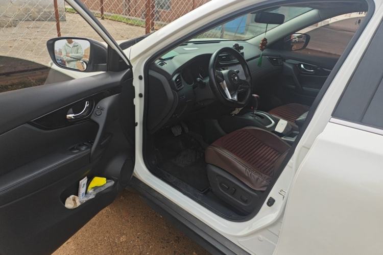 Used Nissan X-Trail 2022 2.0L Two-Wheel Drive Smart Connect & Comfort Edition Driver Seat