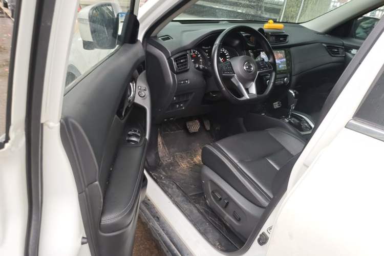 Used Nissan X-Trail 2022 2.0L Two-Wheel Drive Smart Connect Premium Edition Driver Seat