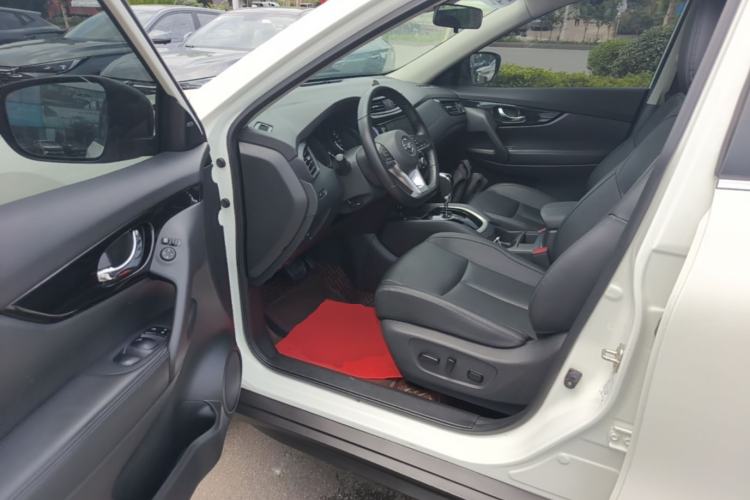 Used Nissan X-Trail 2022 2.0L Two-Wheel Drive Smart Connect Premium Edition Driver Seat