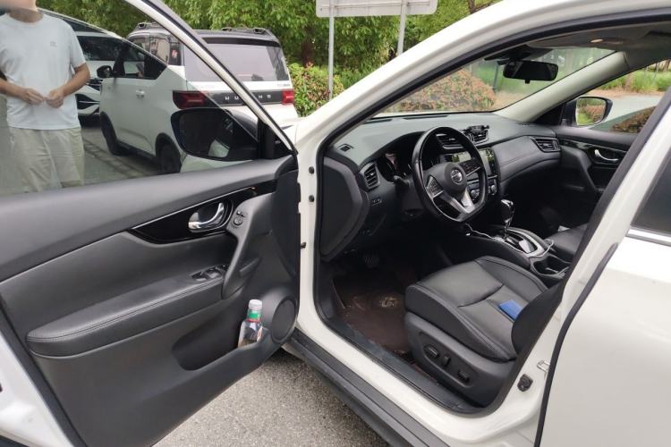 Used Nissan X-Trail 2022 Revised Version 2.0L Two-Wheel Drive Smart Connect Premium Edition Driver Seat