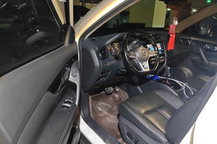 Used Nissan X-Trail 2022 2.0L Two-Wheel Drive Smart Connect Premium Edition Driver Seat
