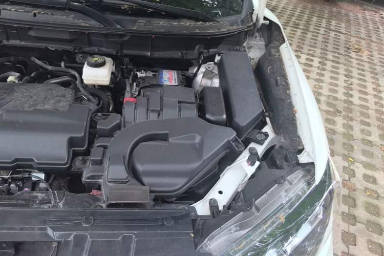 Used Nissan X-Trail 2022 2.0L Two-Wheel Drive Smart Connect Premium Edition Engine Bay Left