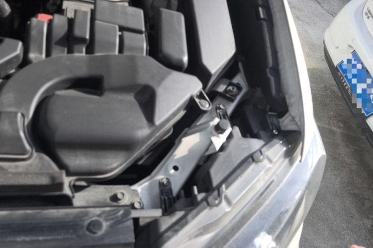 Used Nissan X-Trail 2022 Revised Version 2.0L Two-Wheel Drive Smart Connect Premium Edition Engine Bay Left