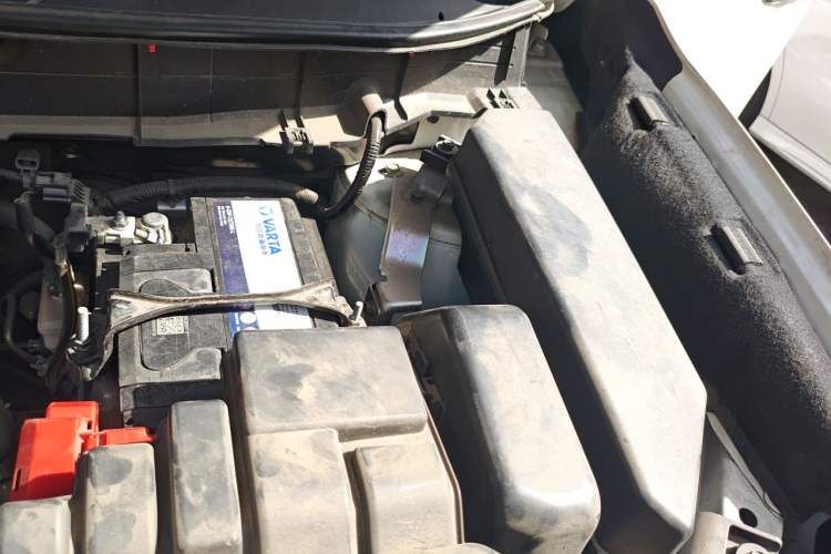 Used Nissan X-Trail 2022 2.0L Two-Wheel Drive Smart Connect Premium Edition Engine Bay Left