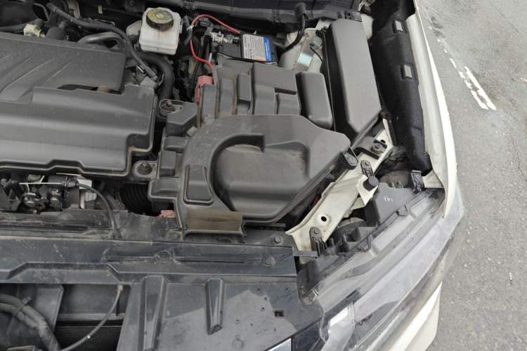 Used Nissan X-Trail 2022 2.0L Two-Wheel Drive Smart Connect & Comfort Edition Engine Bay Left