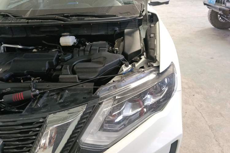 Used Nissan X-Trail 2022 2.0L Two-Wheel Drive Smart Connect Premium Edition Engine Bay Left