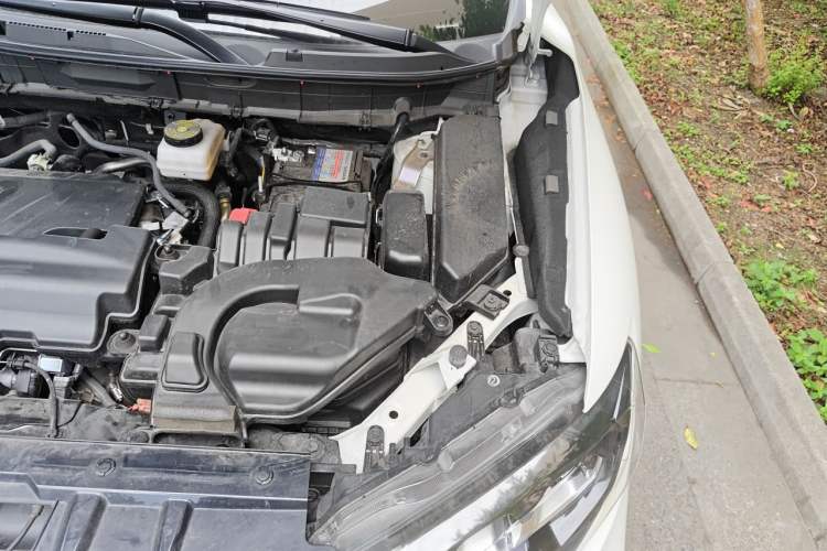 Used Nissan X-Trail 2022 Revised Version 2.0L Two-Wheel Drive Smart Connect Premium Edition Engine Bay Left