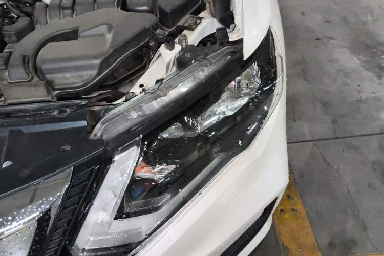 Used Nissan X-Trail 2022 2.0L Two-Wheel Drive Smart Connect & Comfort Edition Engine Bay Left