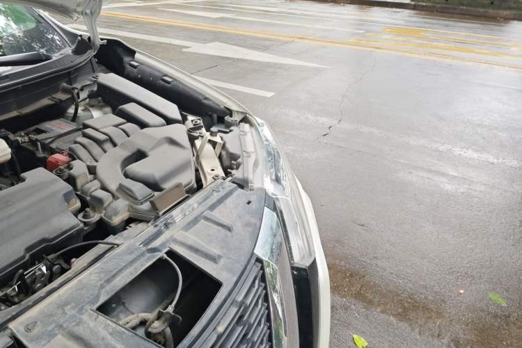 Used Nissan X-Trail 2022 2.0L Two-Wheel Drive Smart Connect Premium Edition Engine Bay Left