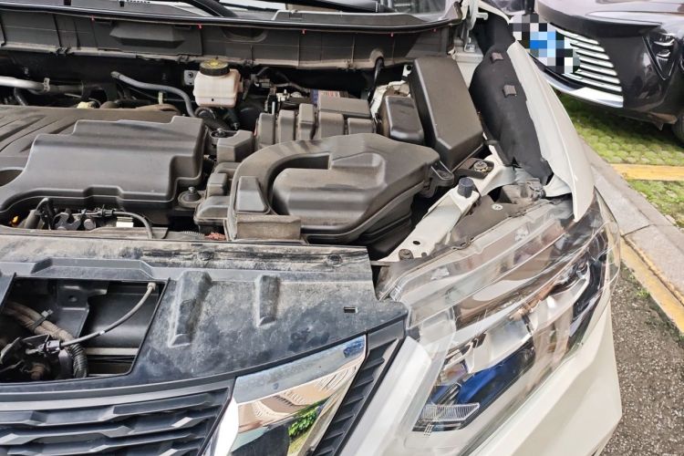 Used Nissan X-Trail 2022 Revised Version 2.0L Two-Wheel Drive Smart Connect Premium Edition Engine Bay Left