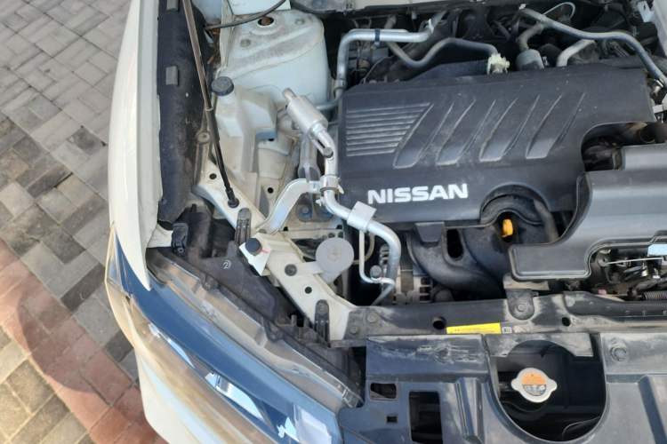 Used Nissan X-Trail 2022 2.0L Two-Wheel Drive Smart Connect Premium Edition Engine Bay Right